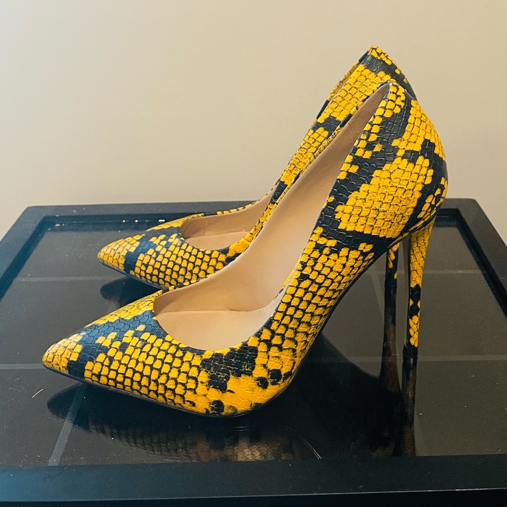 Aldo Black & Yellow Snakeskin High Heels Sz 6